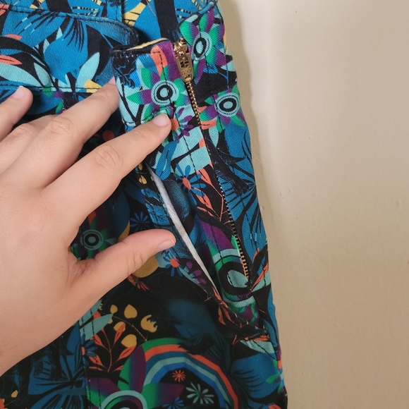 Run and Fly Rainbow Dinosaur Pinafore - Picture 5 of 7